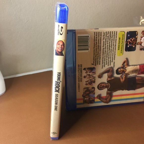 Young Rock: The Complete First Season (Blu-ray) (2022) NEW IN PACKAGE! - Picture 5 of 6